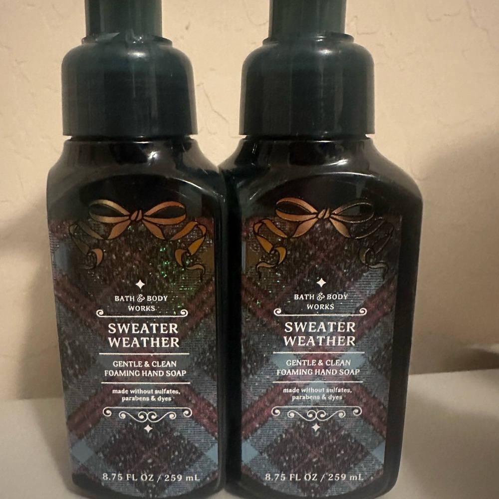 Bath & Body Works Sweater Weather Foaming Hand Soap - Black